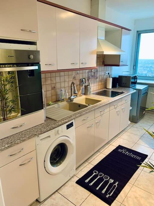 Grand Appartement 2 Chambres 5 Pers Max, Vue Panoramique Avec Parking Mulhouse Exterior photo